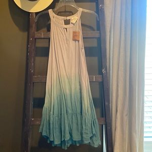 NWT sleeveless dress made by Umgee. Size Small in an ombré blue color.